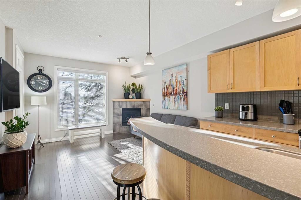 214, 2 Hemlock Crescent SW, Calgary — photo 4 of 23