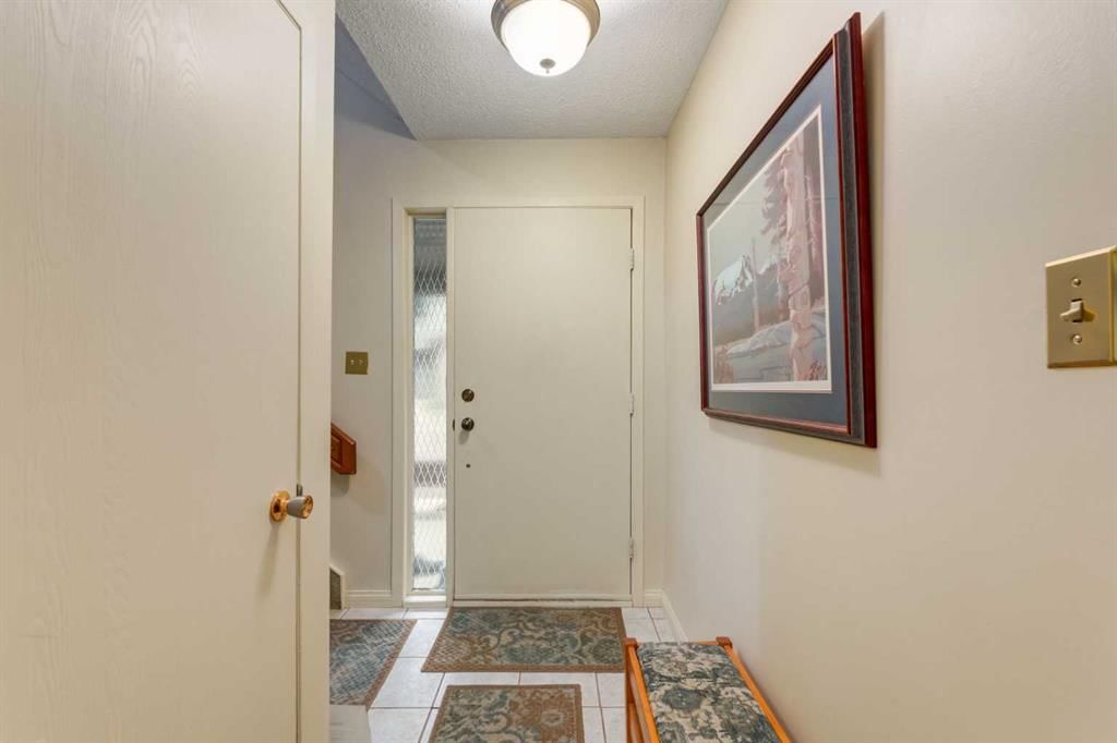 59, 10030 Oakmoor Way SW, Calgary — photo 3 of 46
