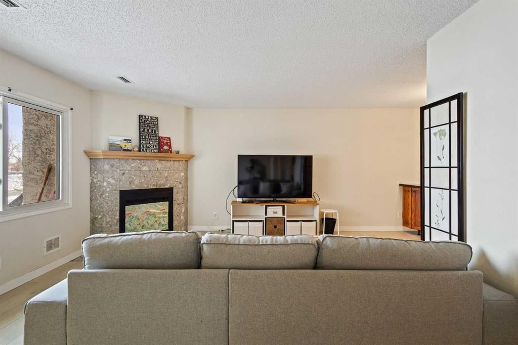 11027 24 Street SW, Calgary — photo 5 of 28