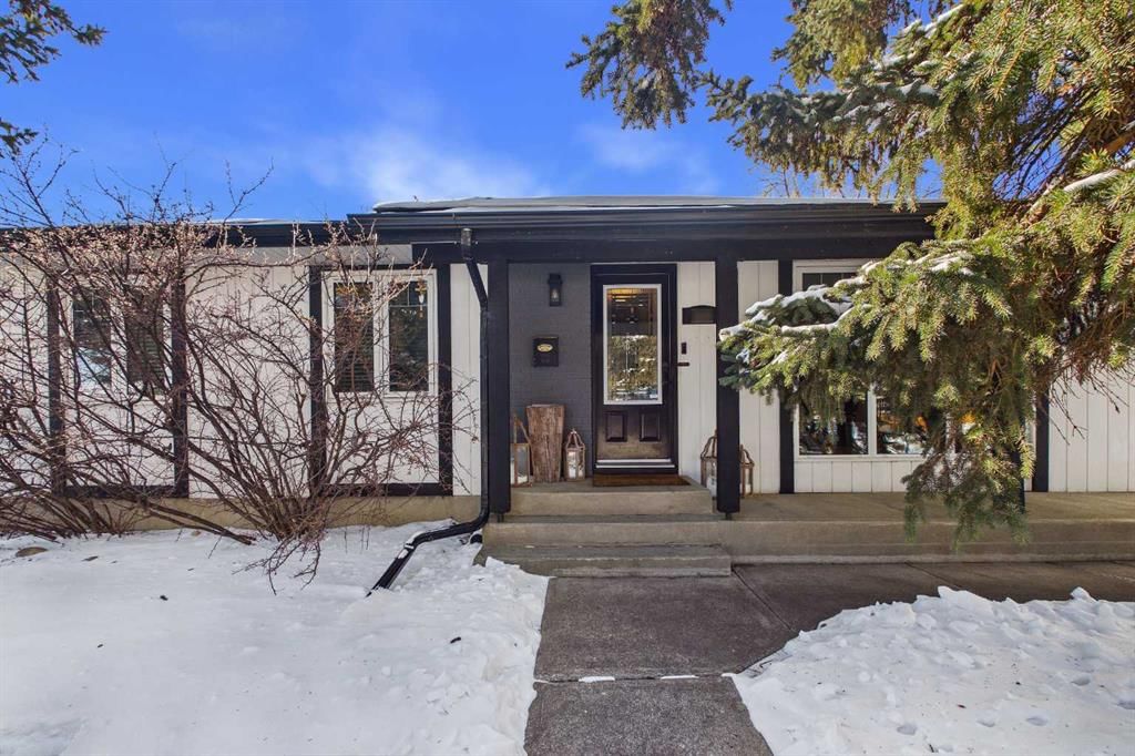 335 Huntridge Road NE, Calgary — photo 2 of 41