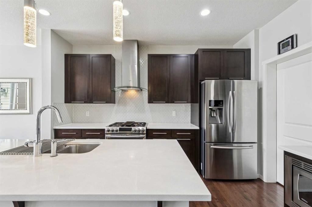 34 Nolancrest Rise NW, Calgary — photo 5 of 39