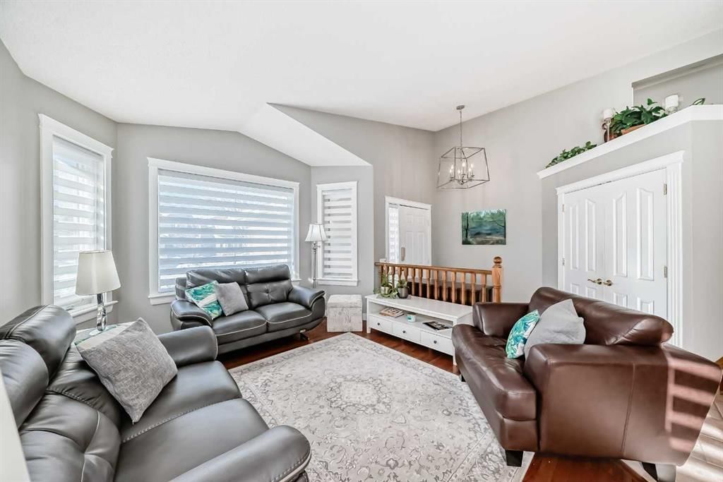 76 Riverside Way SE, Calgary — photo 4 of 40