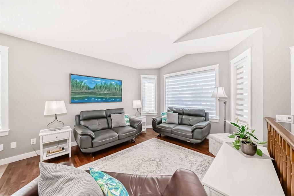 76 Riverside Way SE, Calgary — photo 5 of 40