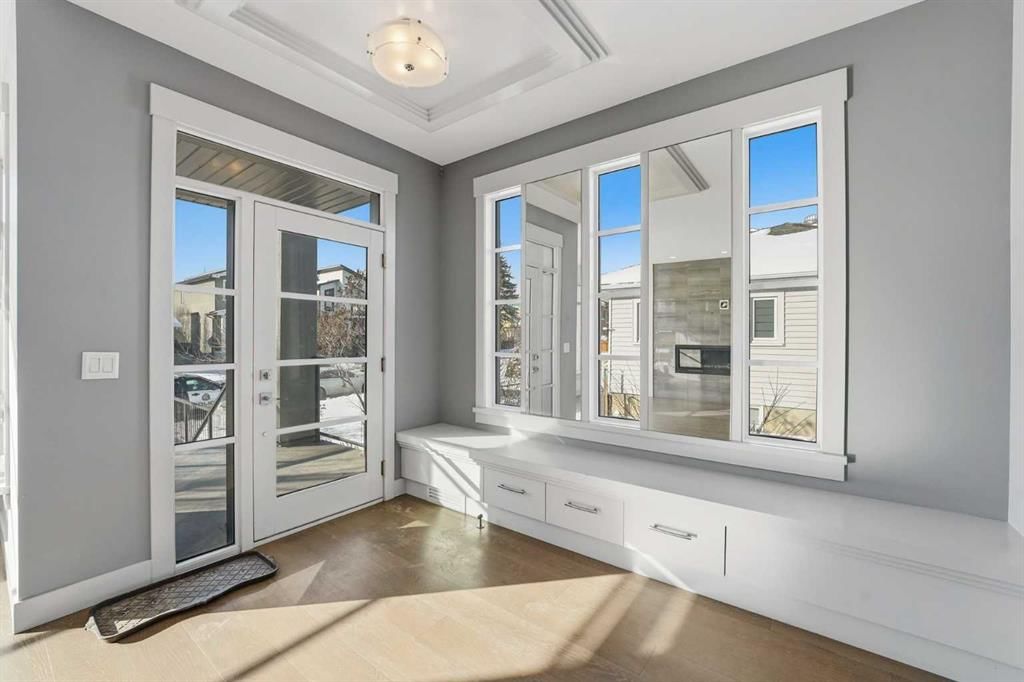 1716 28 Street SW, Calgary — photo 4 of 50