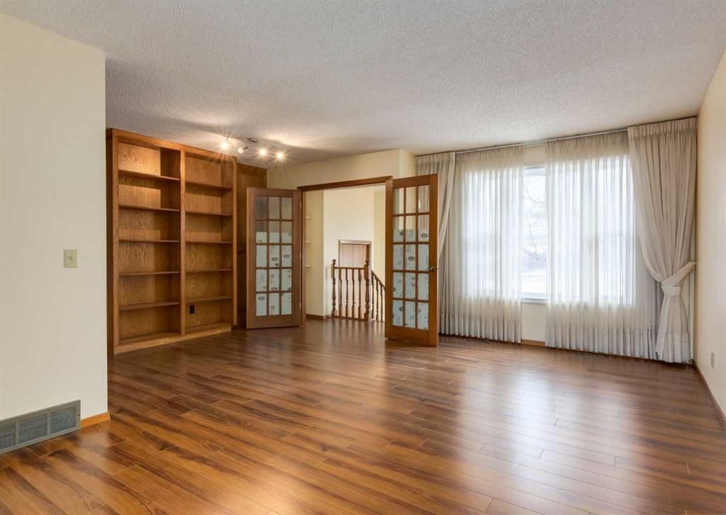 60 Macewan Glen Drive NW, Calgary — photo 4 of 50