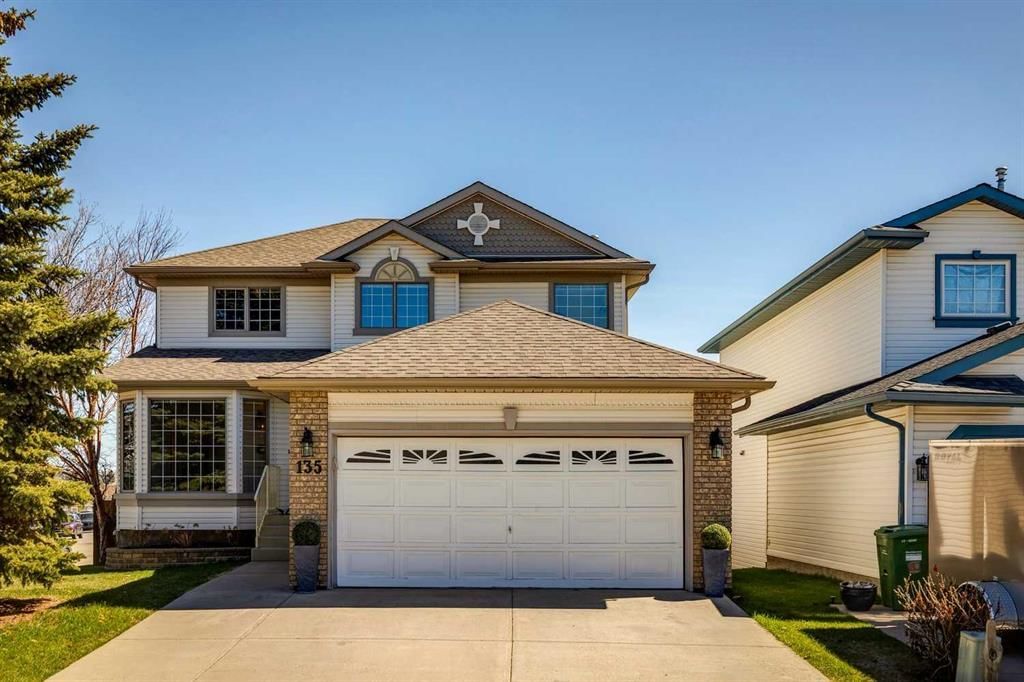 135 Sceptre Close NW, Calgary — main listing photo