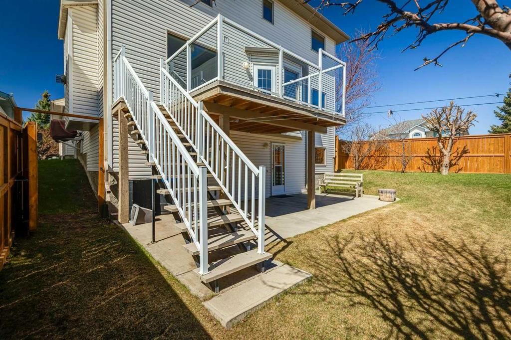 135 Sceptre Close NW, Calgary — photo 5 of 50