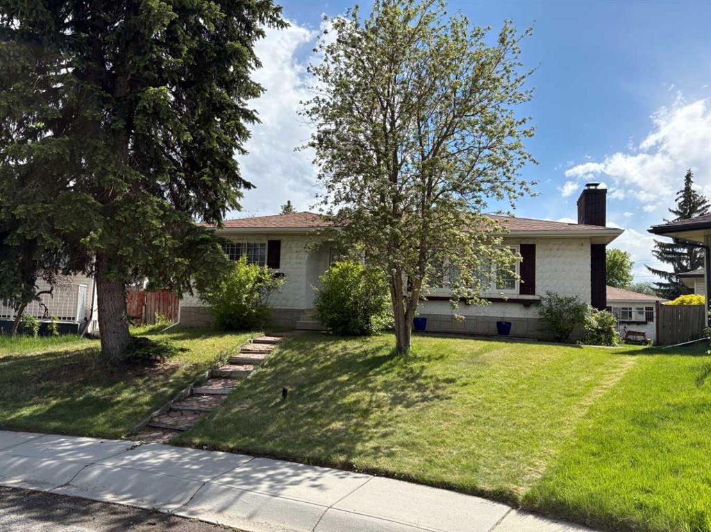 35 Penworth Place SE, Calgary — main listing photo