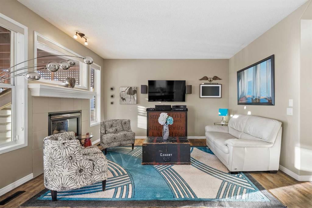 76 Inverness Drive SE, Calgary — photo 5 of 42