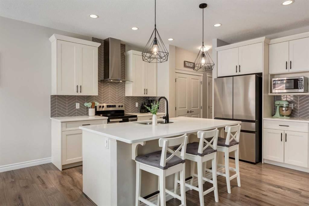 45 Nolanhurst Common NW, Calgary — photo 5 of 41