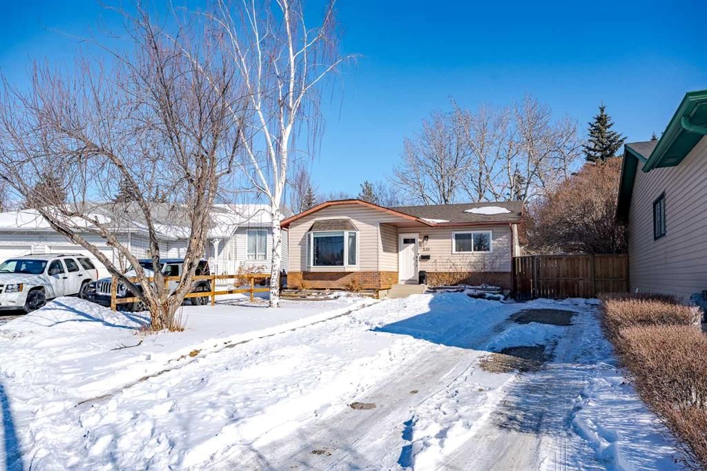 531 Deerpath Court SE, Calgary — photo 2 of 32
