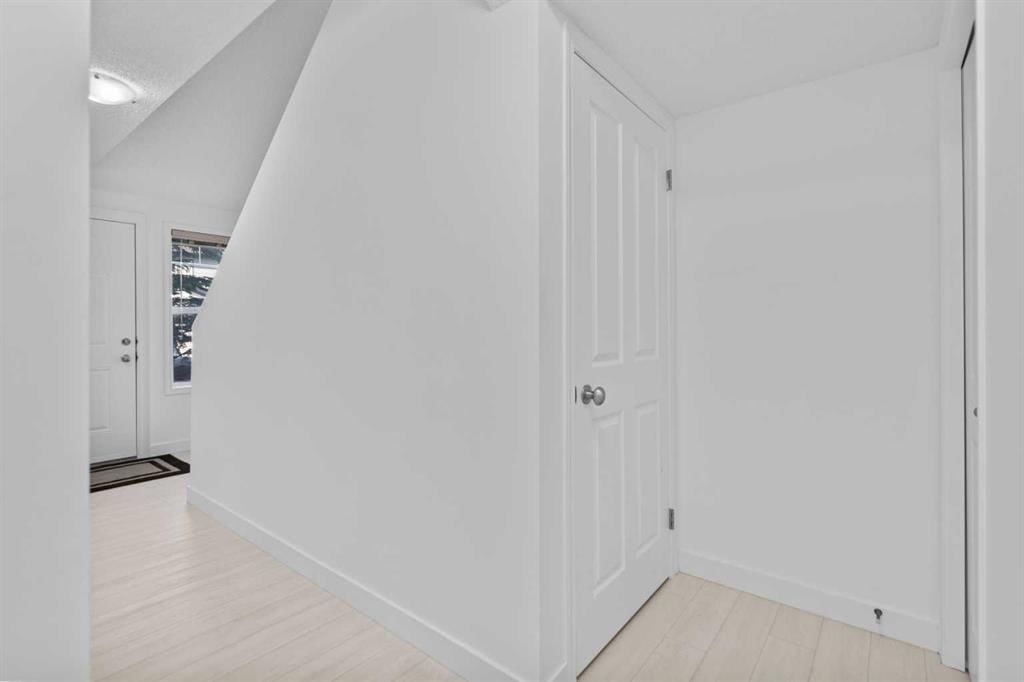85 Panatella Villas NW, Calgary — photo 4 of 30