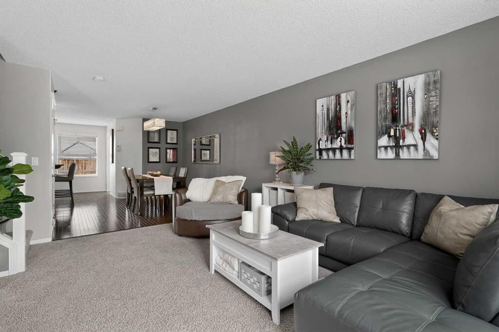 221 Autumn Green SE, Calgary — photo 5 of 43