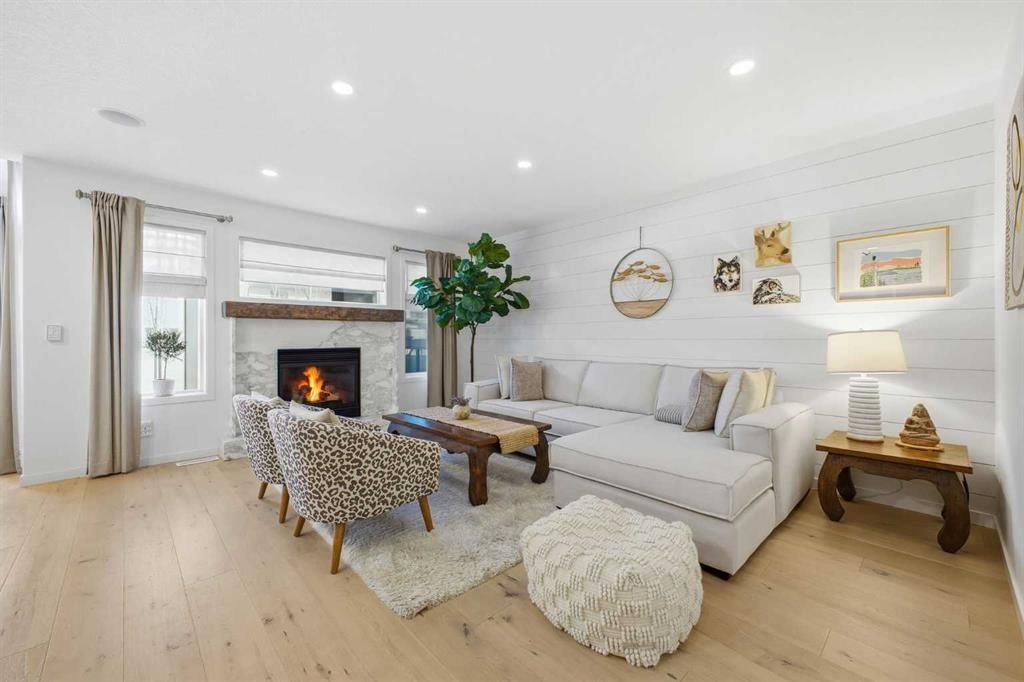 153 Cougarstone Common SW, Calgary — photo 4 of 50