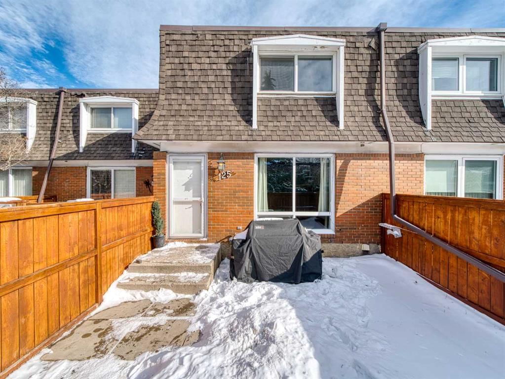 125, 330 Canterbury Drive SW, Calgary — main listing photo