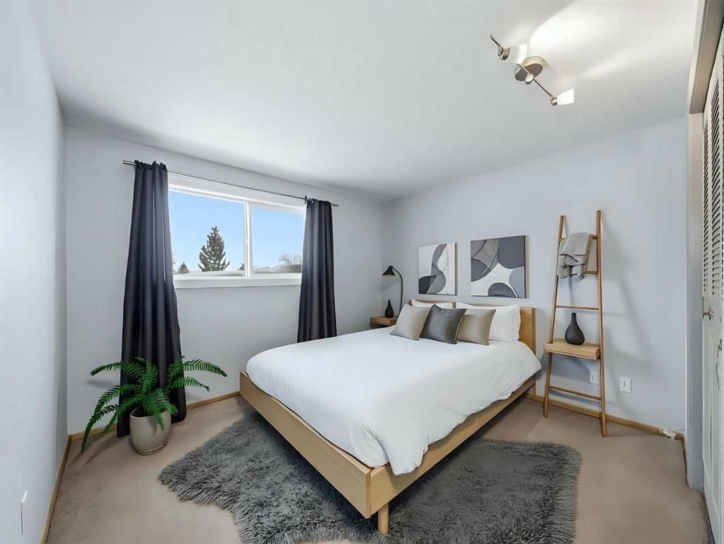 125, 330 Canterbury Drive SW, Calgary — photo 5 of 36
