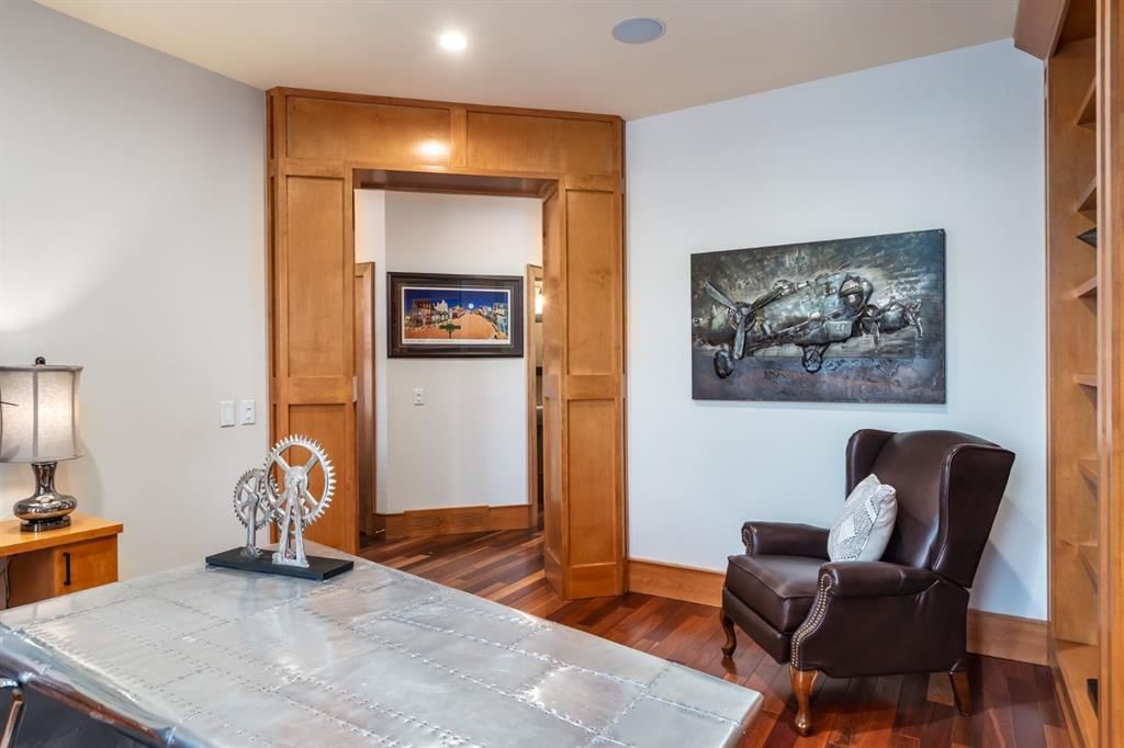 2027 27 Avenue SW, Calgary — photo 4 of 44