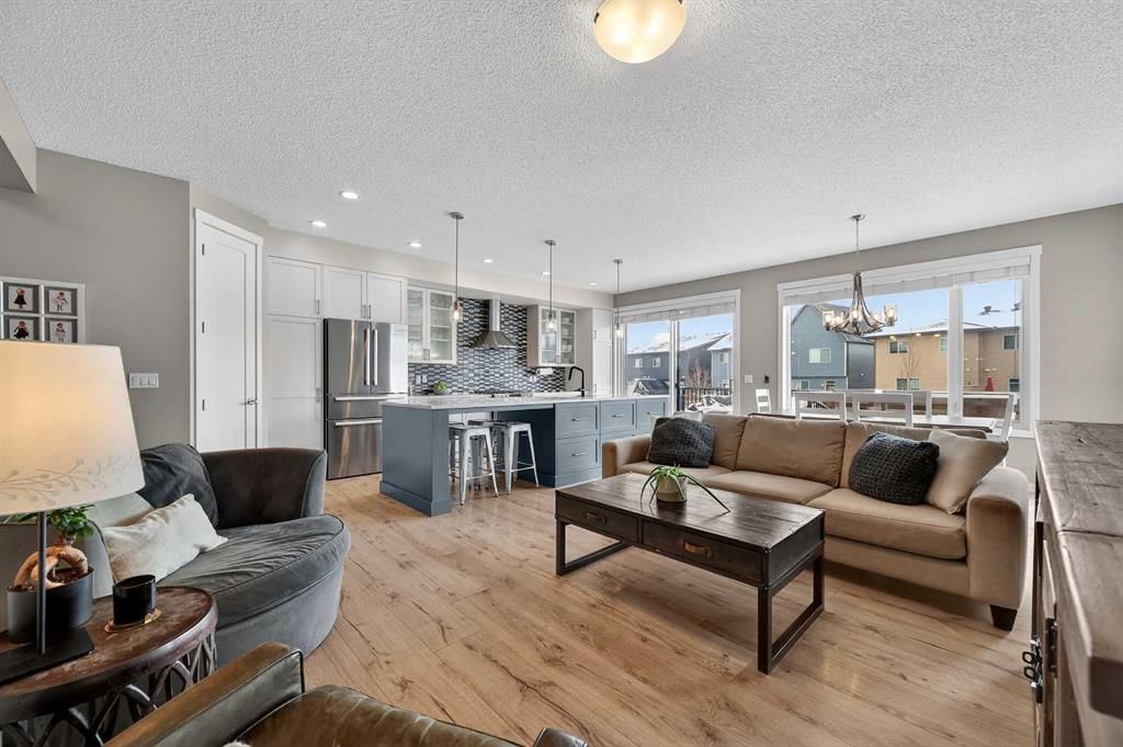 24 Walden Mount SE, Calgary — photo 3 of 31