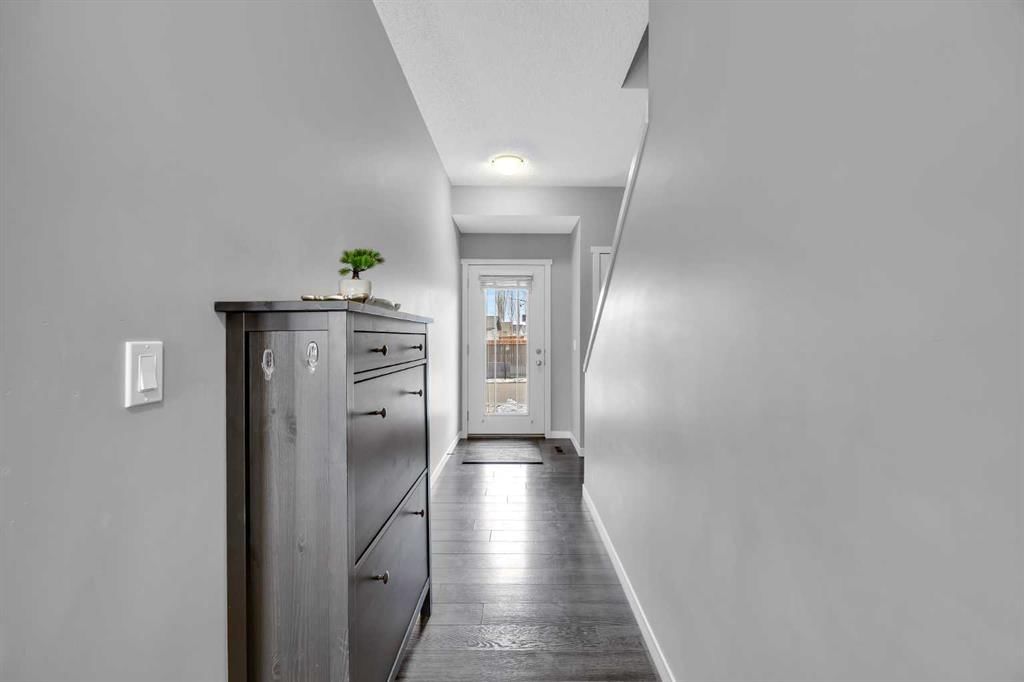 15 Copperpond Landing SE, Calgary — photo 5 of 39