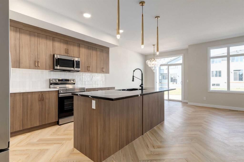 349 Heartwood Park SE, Calgary — photo 3 of 43