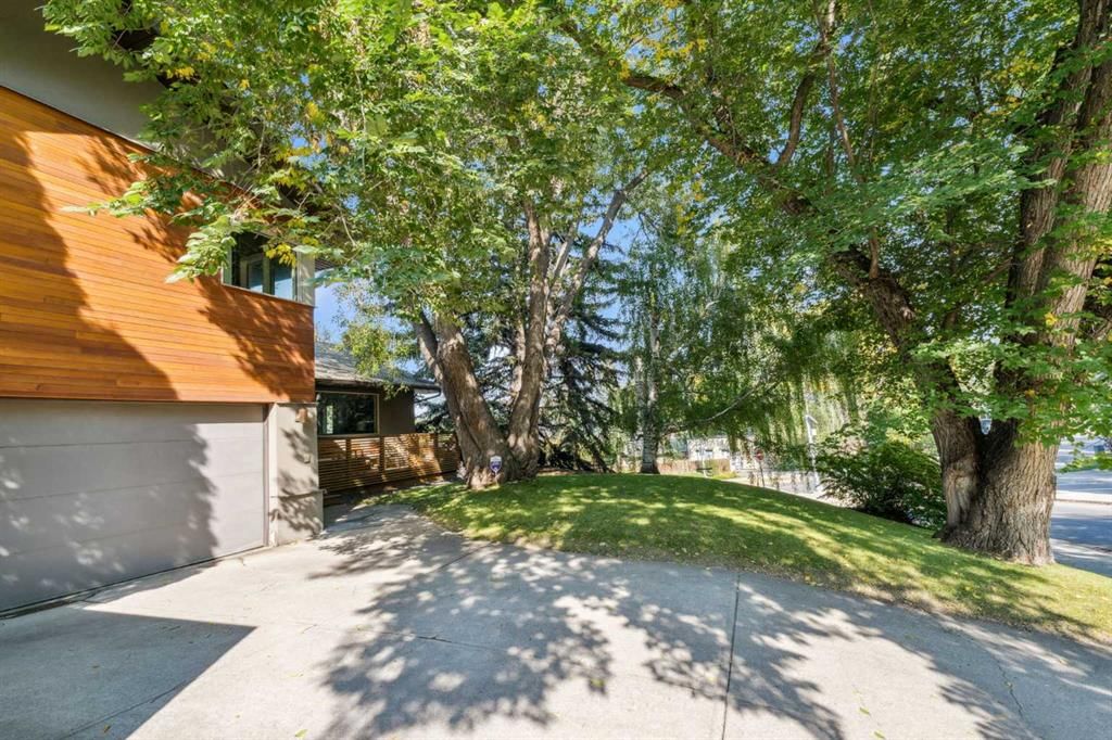 504 Crescent Boulevard SW, Calgary — photo 3 of 50
