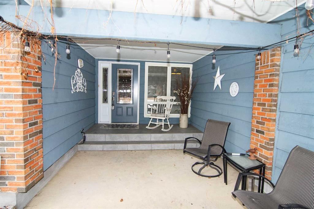 219 Lake Wood Place SE, Calgary — photo 3 of 41