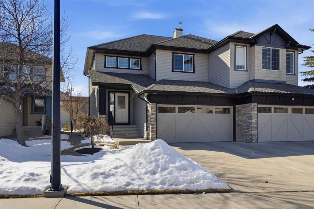 7 Cougar Ridge Bay SW, Calgary — photo 2 of 49
