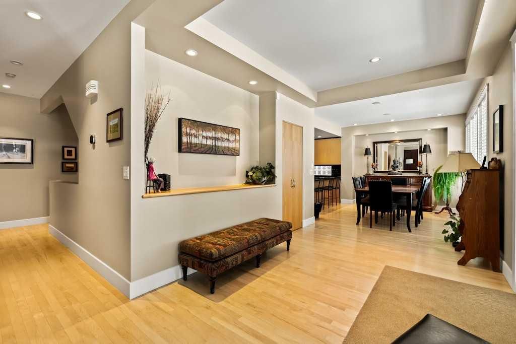 1428 9 Street NW, Calgary — photo 5 of 50