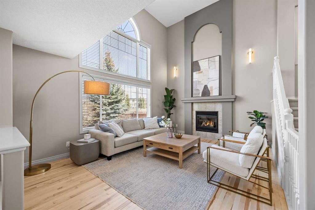2 Wentworth Crescent SW, Calgary — photo 4 of 42