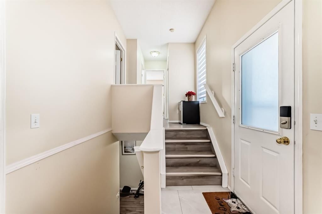 158 Somervale Close SW, Calgary — photo 3 of 43