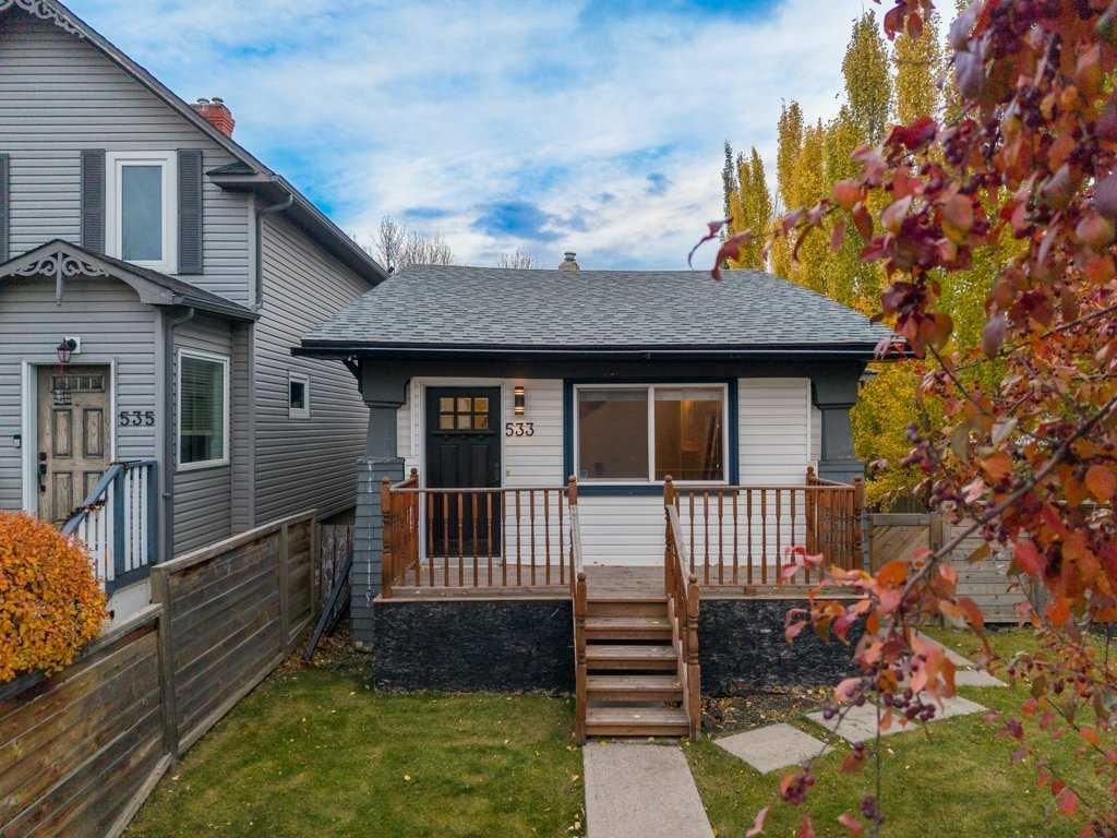 533 12 Avenue NE, Calgary — photo 4 of 31