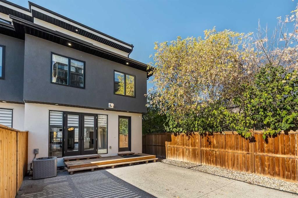 720 15 Street NW, Calgary — photo 3 of 49