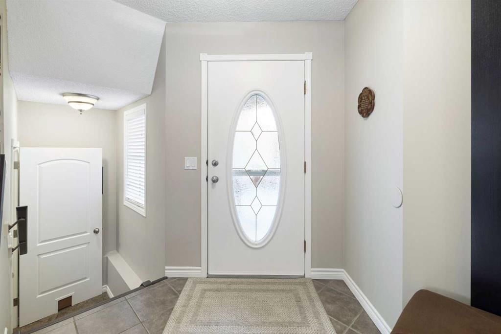 356 Douglas Ridge Green SE, Calgary — photo 3 of 50