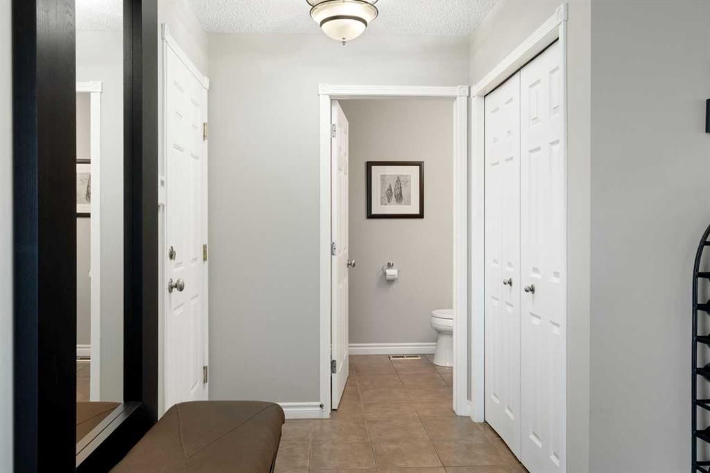 356 Douglas Ridge Green SE, Calgary — photo 5 of 50