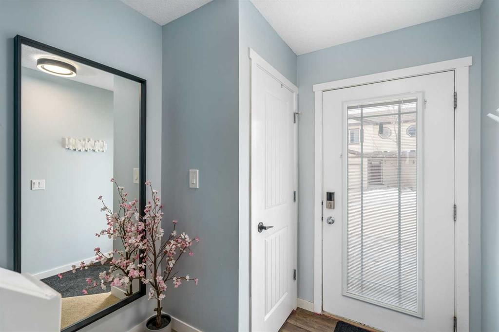 381 Copperpond Landing SE, Calgary — photo 2 of 41