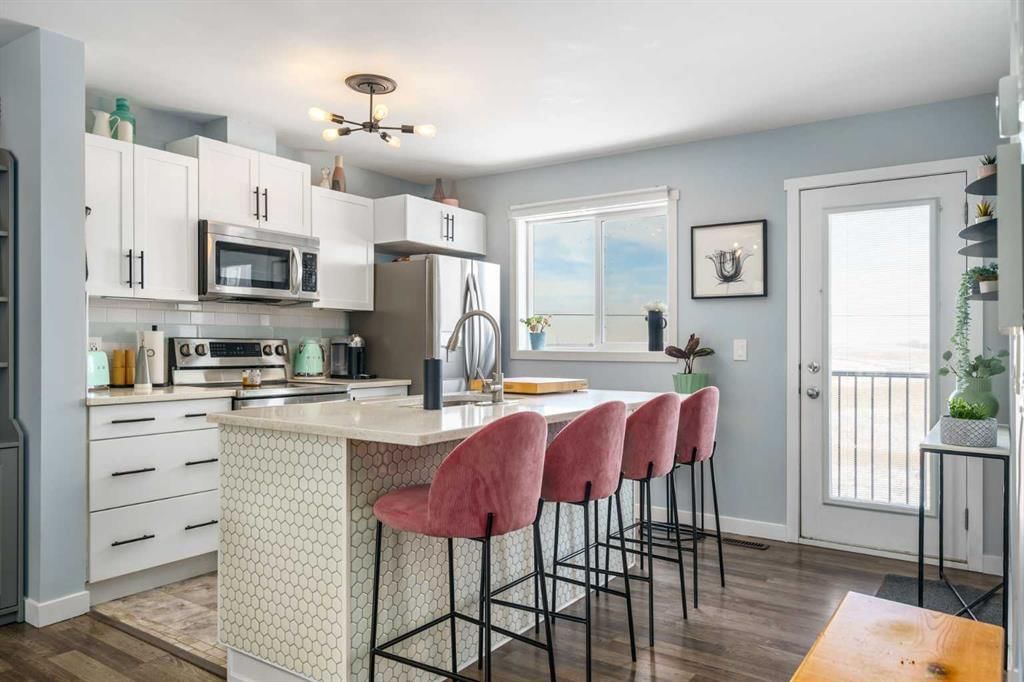 381 Copperpond Landing SE, Calgary — photo 3 of 41