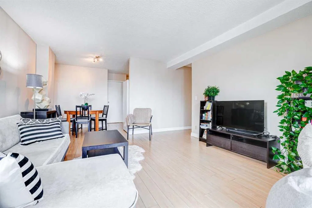 501, 1107 15 Avenue SW, Calgary — photo 4 of 25