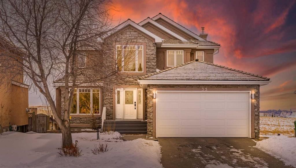 33 Royal Crest Terrace NW, Calgary — main listing photo