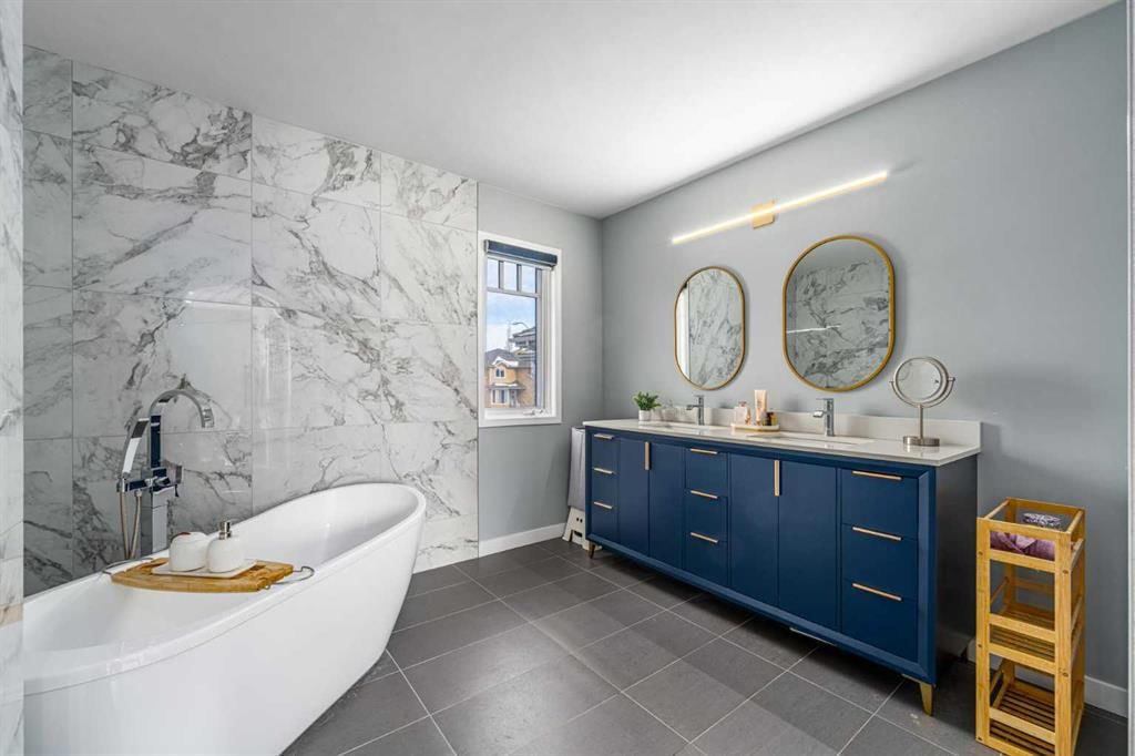 33 Royal Crest Terrace NW, Calgary — photo 4 of 47