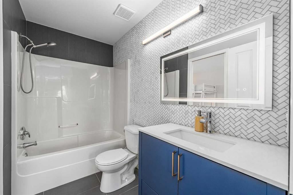 33 Royal Crest Terrace NW, Calgary — photo 5 of 47