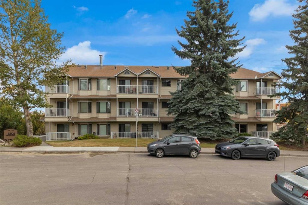 204, 3606 Erlton Court SW, Calgary — photo 3 of 32