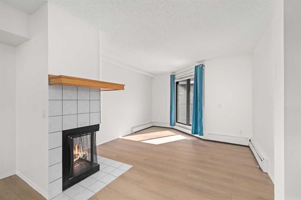 19, 2400 15 Street SW, Calgary — photo 3 of 30