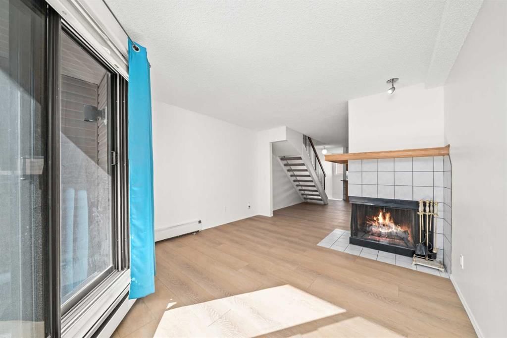 19, 2400 15 Street SW, Calgary — photo 4 of 30