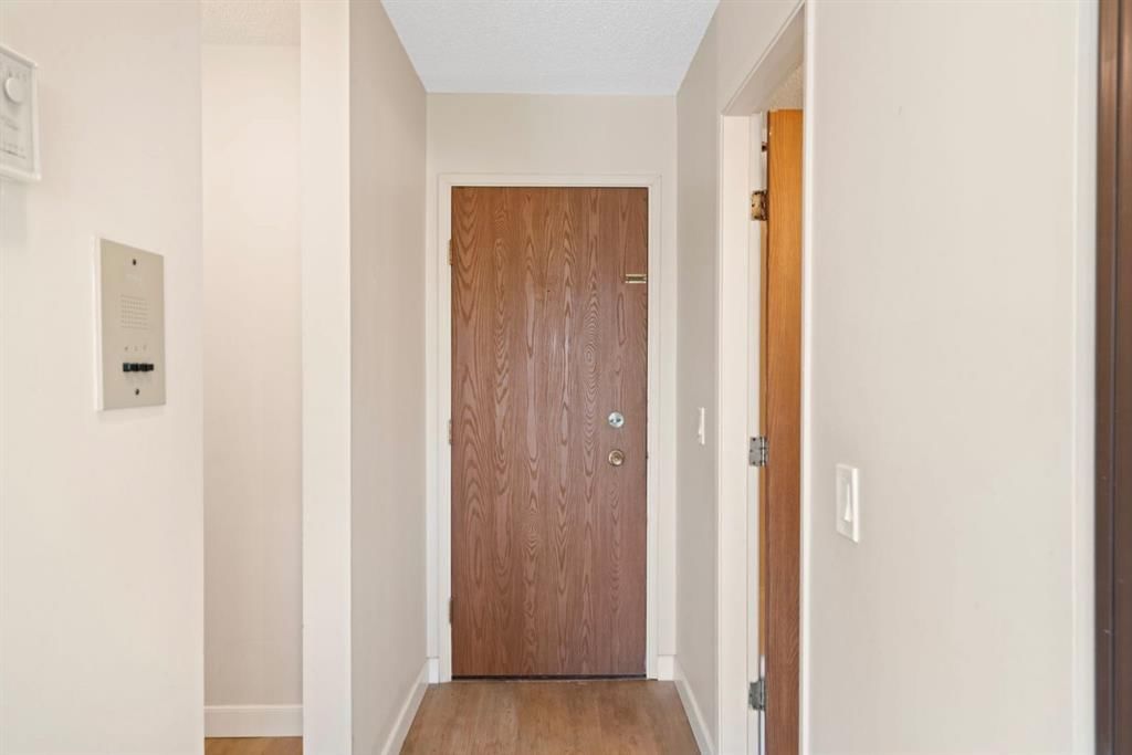 302A, 3615 49 Street NW, Calgary — photo 5 of 41
