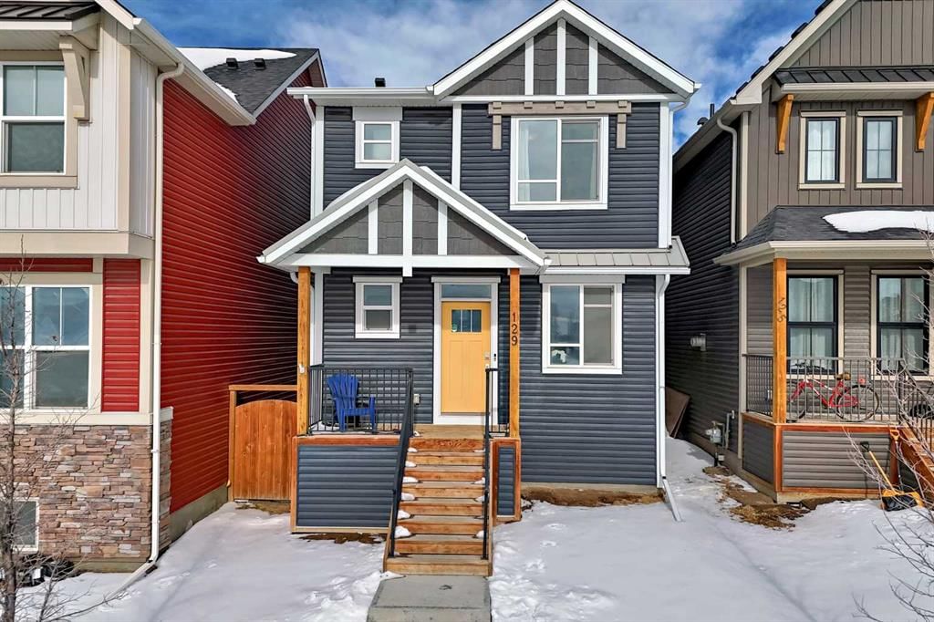 129 Lucas Crescent NW, Calgary — main listing photo