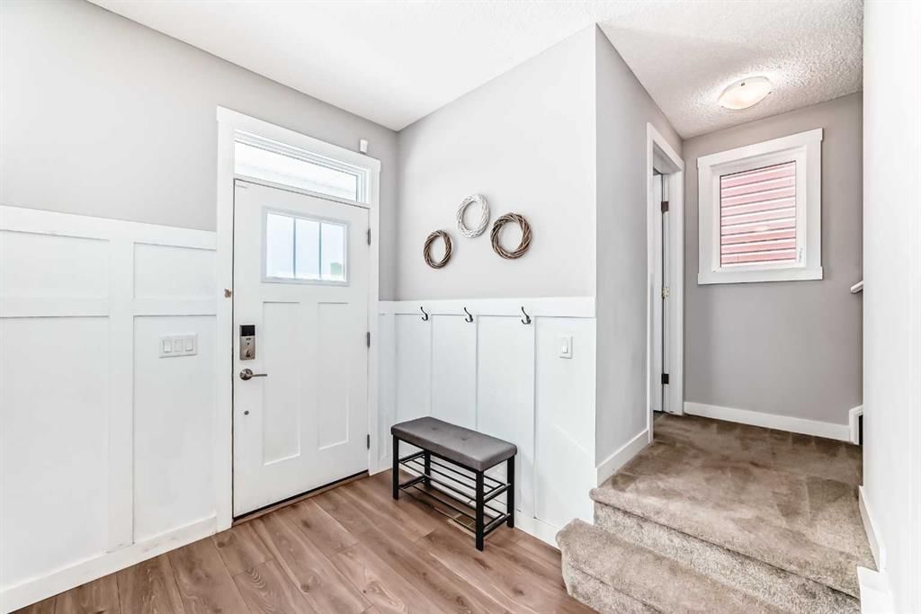 129 Lucas Crescent NW, Calgary — photo 2 of 49