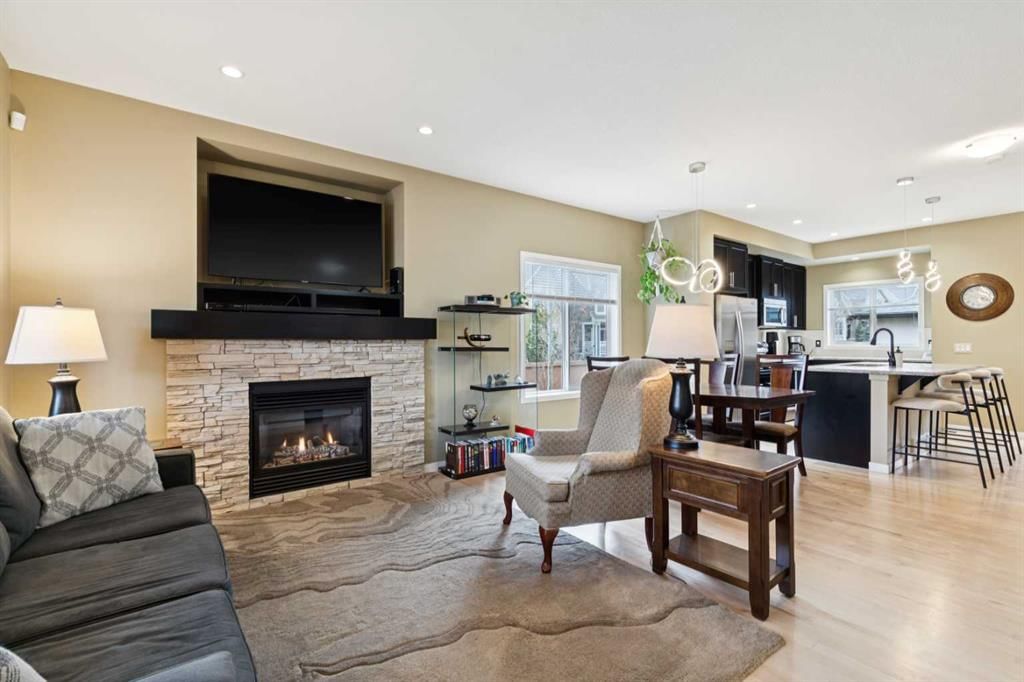 305 Mahogany Boulevard SE, Calgary — photo 4 of 39