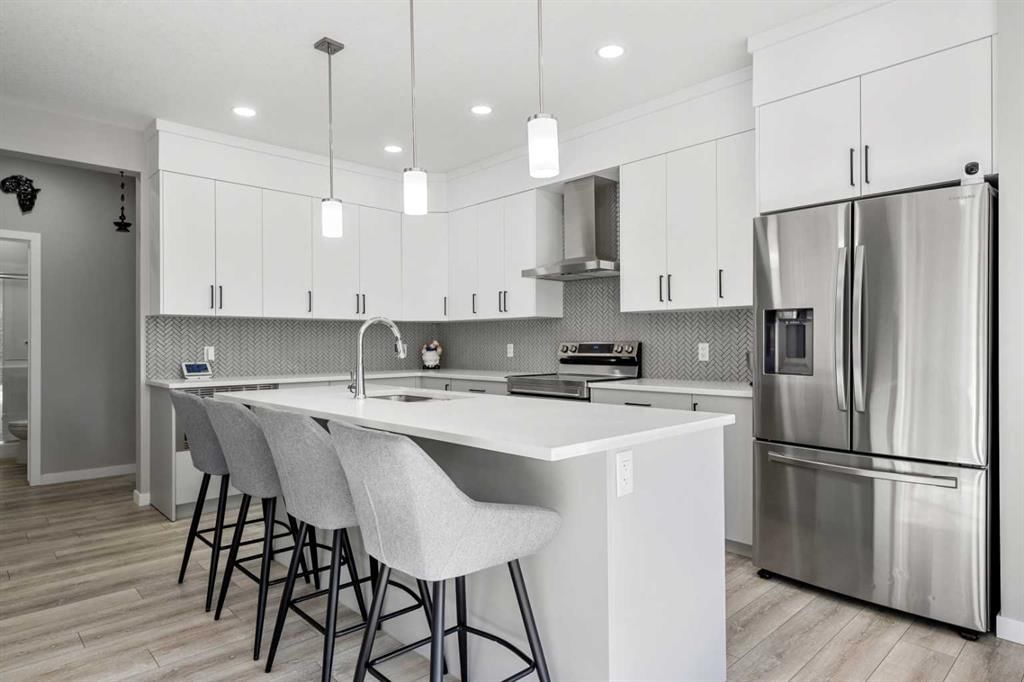 237 Walgrove Boulevard SE, Calgary — photo 3 of 50