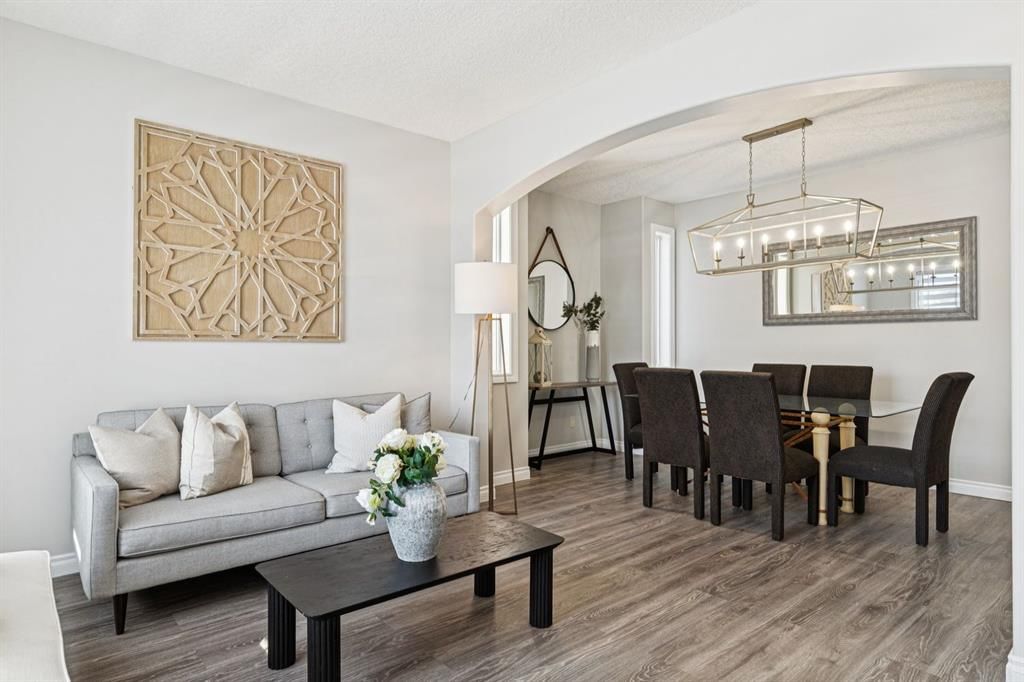 94 Discovery Ridge Way SW, Calgary — photo 3 of 33