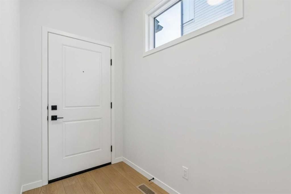 57 Annette Landing NW, Calgary — photo 3 of 36